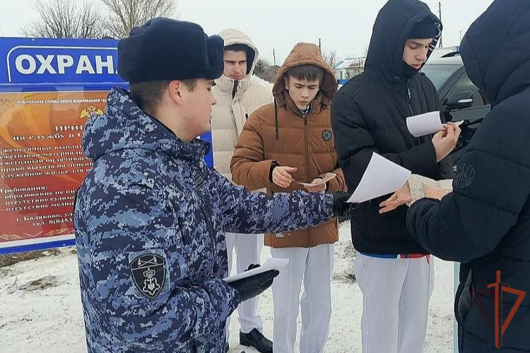 В Саратовской области росгвардейцы приняли участие в организации масштабного патриотического фестиваля «Поколение ZOV»