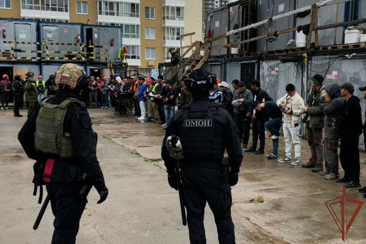 При содействии ОМОН Росгвардии в Санкт-Петербурге проведен профилактический рейд (видео)