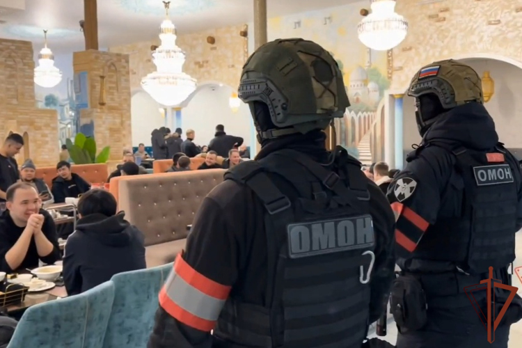 При содействии Росгвардии в Иркутске прошли масштабные рейды по выявлению нарушений миграционного законодательства (видео)