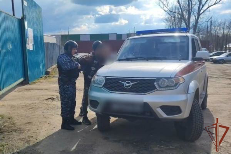Росгвардейцы задержали гражданина, незаконно проникшего на охраняемый объект в Подмосковье (видео)