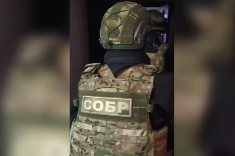 При силовой поддержке спецназа Росгвардии задержаны организаторы мошеннических колл-центров в Белгородской области (видео)