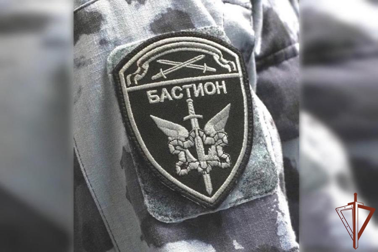 В Санкт-Петербурге ОМОН Росгвардии оказал содействие полиции в проведении миграционного рейда