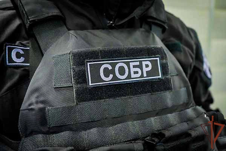 При содействии подмосковного спецназа Росгвардии задержаны подозреваемые в вымогательстве (видео)
