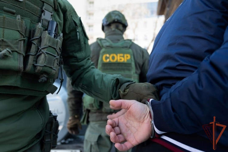 В Иркутске при содействии спецназа Росгвардии задержан подозреваемый в убийстве пенсионерки (видео)