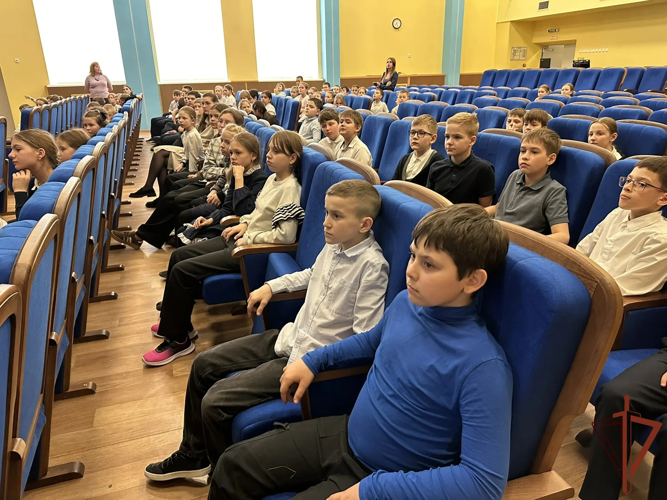 Росгвардейцы провели патриотические мероприятия в Центральной России