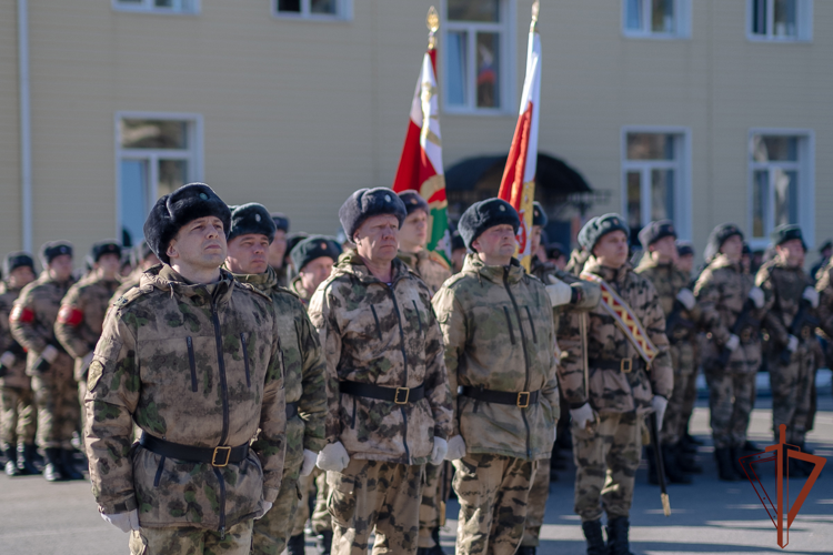 Военнослужащие Уральского округа Росгвардии начали подготовку к параду Победы (видео)