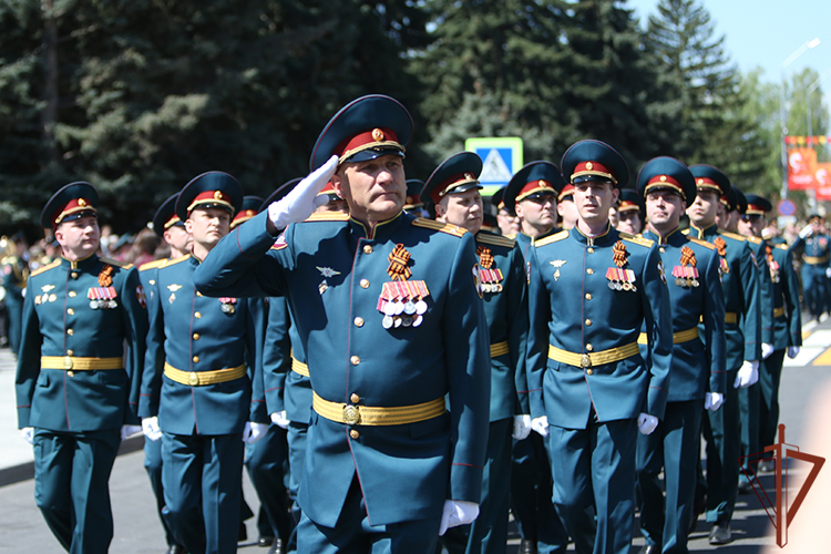 Росгвардия приняла участие в Параде Победы в столице СКФО