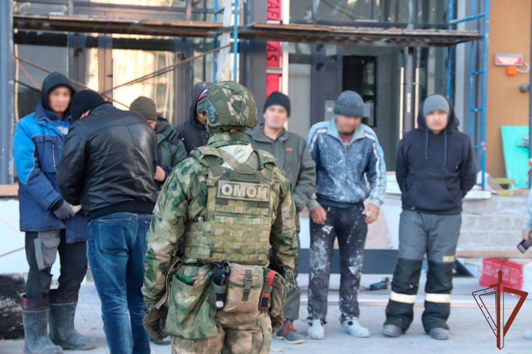 В Самарской области росгвардейцы оказали содействие в пресечении нарушений миграционного законодательства