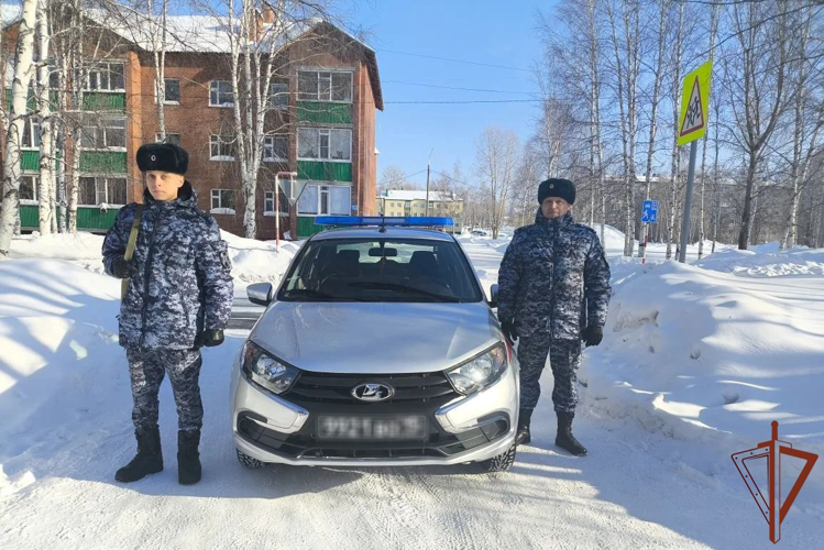 Сотрудники Росгвардии помогли вернуться домой пожилому жителю Томской области, страдающему потерей памяти