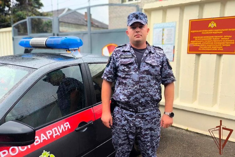 Росгвардеец спас из огня пожилую женщину в Краснодарском крае (видео)