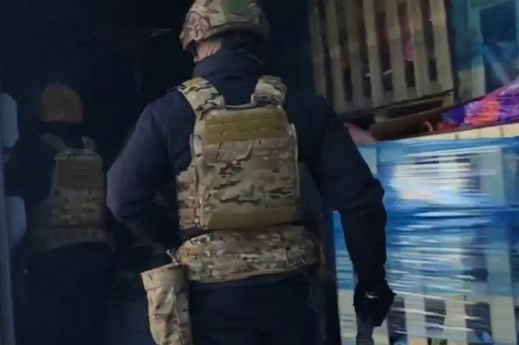 В Новосибирске при содействии спецназа Росгвардии прошел рейд по противодействию незаконной миграции  (видео)