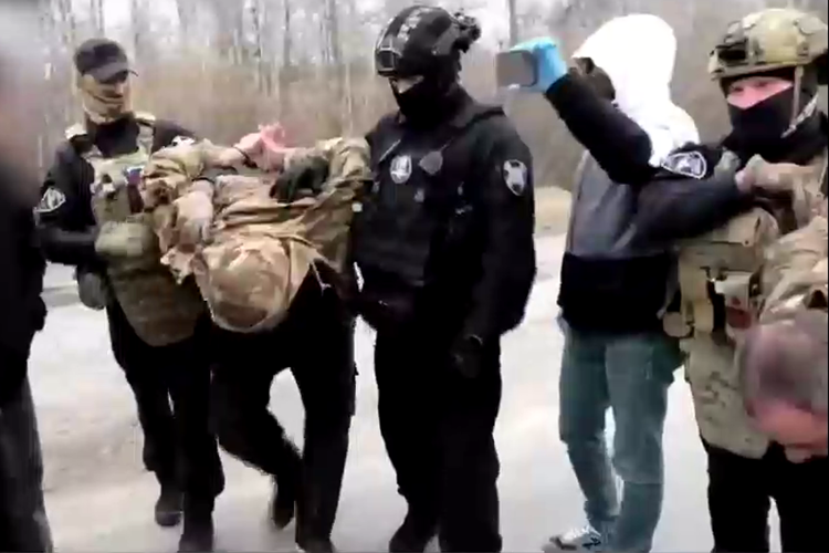 При содействии Росгвардии в Тюменской области пресечен межрегиональный наркотрафик (видео)