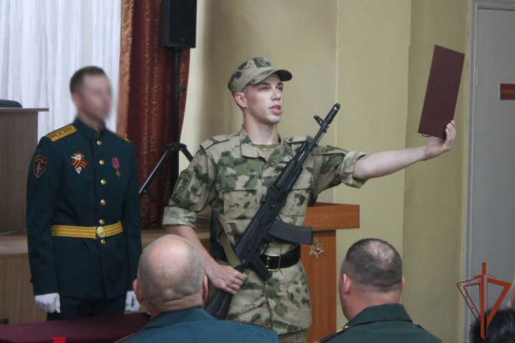 Военнослужащие нового призыва приняли присягу на верность Отечеству в подразделениях Сибирского округа Росгвардии