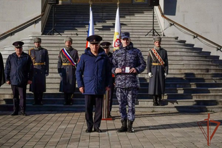 В Москве наградили сотрудников вневедомственной охраны Росгвардии (видео)