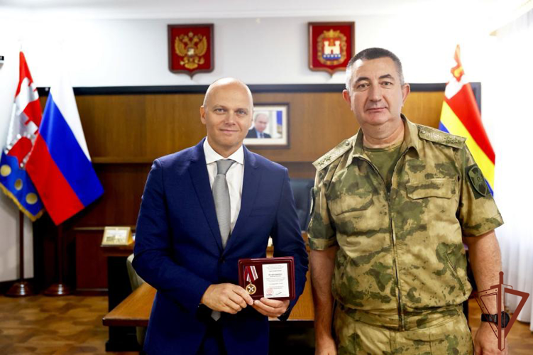 Губернатор Калининградской области награжден медалью Росгвардии «За содействие»