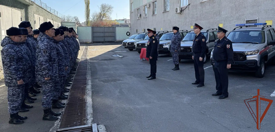 Новые служебные автомобили вручили росгвардейцам в Белгороде