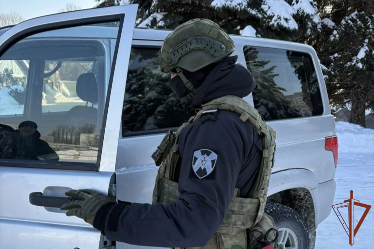 В Саратове при содействии спецназа Росгвардии пресечен незаконный оборот наркотиков (видео)