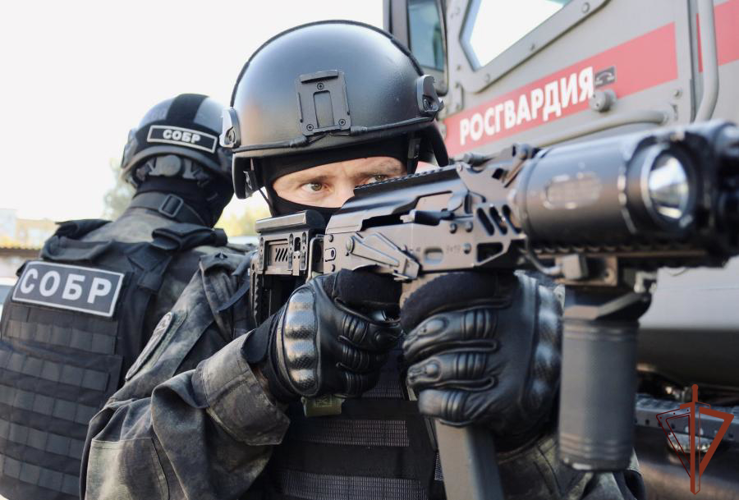 В Калининграде при содействии СОБР Росгвардии задержаны подозреваемые в мошенничестве и похищении человека