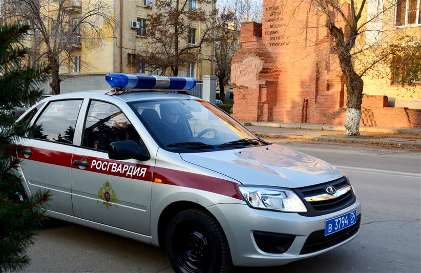 Волгоградские росгвардейцы оказали содействие полицейским в задержании гражданина, хранившего наркотики