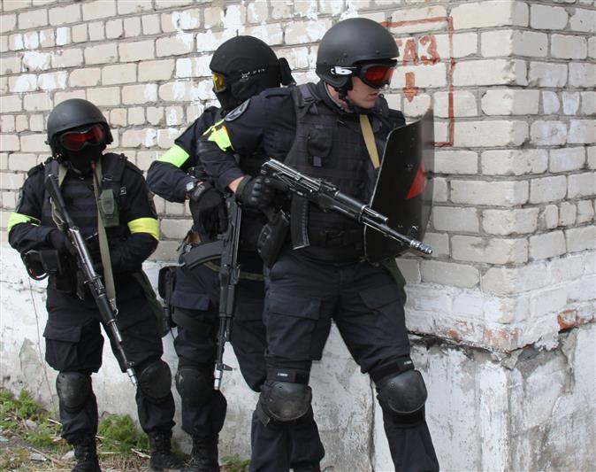 При силовой поддержке архангельского СОБР задержан особо опасный подозреваемый в преступлении