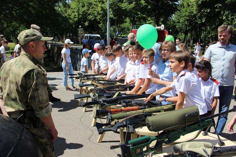 Краснодарские росгвардейцы и их семьи приняли участие в фестивале «Лучшее – детям!»