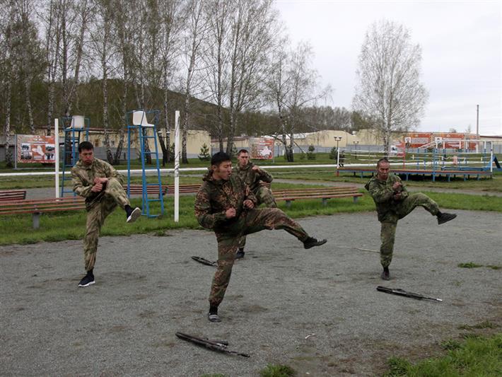 В Новосибирске завершились квалификационные испытания военнослужащих и сотрудников Росгвардии на право ношения крапового берета