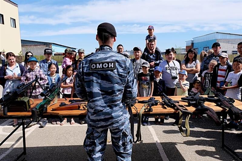 В якутском ОМОН состоялся праздник для детей сотрудников территориального органа Росгвардии