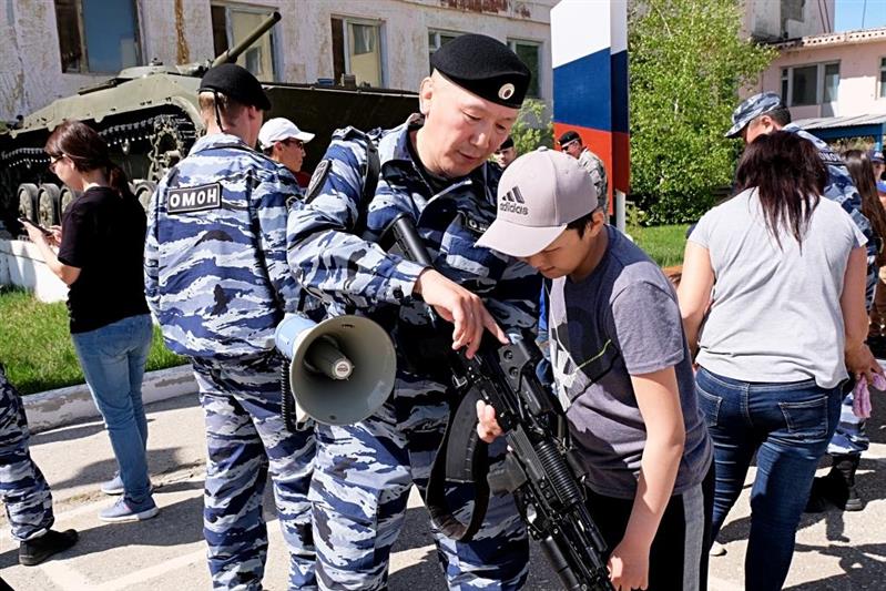 В якутском ОМОН состоялся праздник для детей сотрудников территориального органа Росгвардии