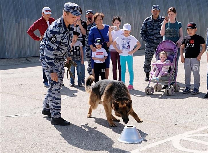 В якутском ОМОН состоялся праздник для детей сотрудников территориального органа Росгвардии