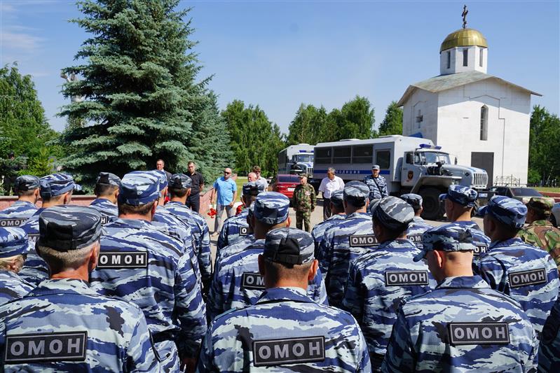 Челябинские росгвардейцы почтили память боевых товарищей, погибших при исполнении служебного долга