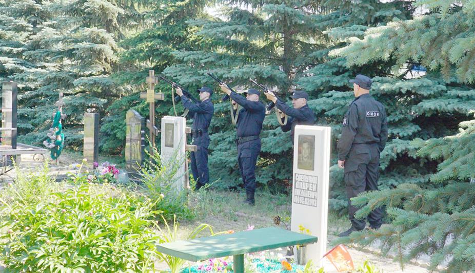 Челябинские росгвардейцы почтили память боевых товарищей, погибших при исполнении служебного долга