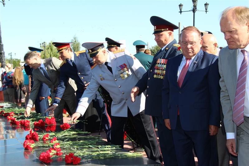 Росгвардейцы приняли участие в военном параде, посвященном 75-летию победы в Курской битве