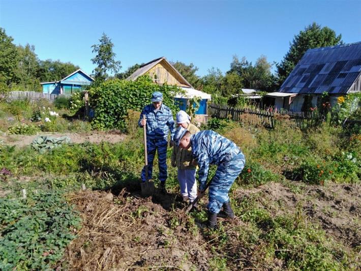Сотрудники отдела вневедомственной охраны по Еврейской автономной области оказали помощь ветерану 