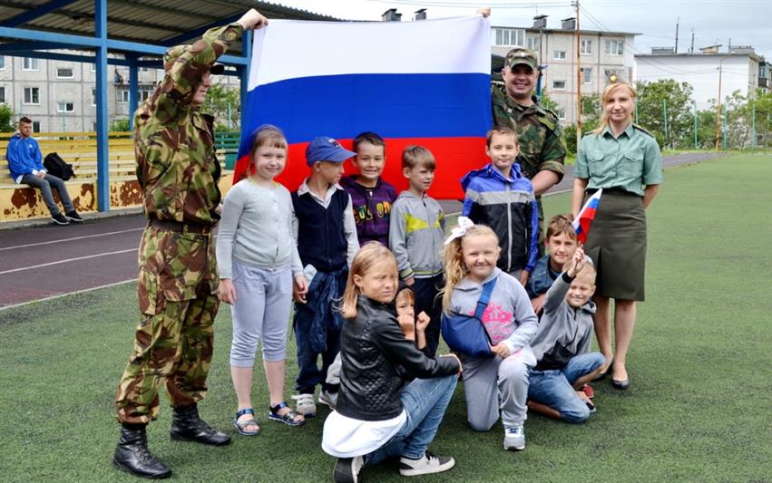 В Восточном округе Росгвардии отметили День государственного флага России 