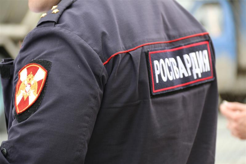 Петербургские росгвардейцы задержали грабителя, напавшего на двух пожилых женщин