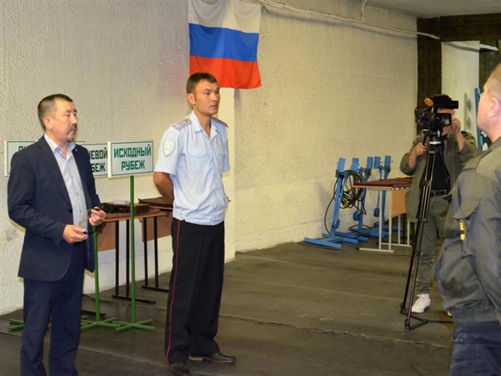 Частные охранники Хакасии посоревновались друг с другом в силе, быстроте и меткости