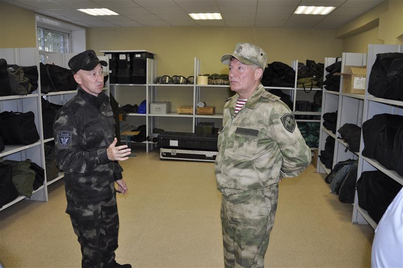 Командующий Приволжским округом Росгвардии проинспектировал территориальный орган и воинскую часть, расположенные в Удмуртской Республике