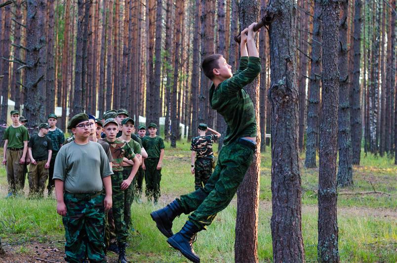 Офицеры подмосковного СОБР провели военно-патриотическое мероприятие для школьников