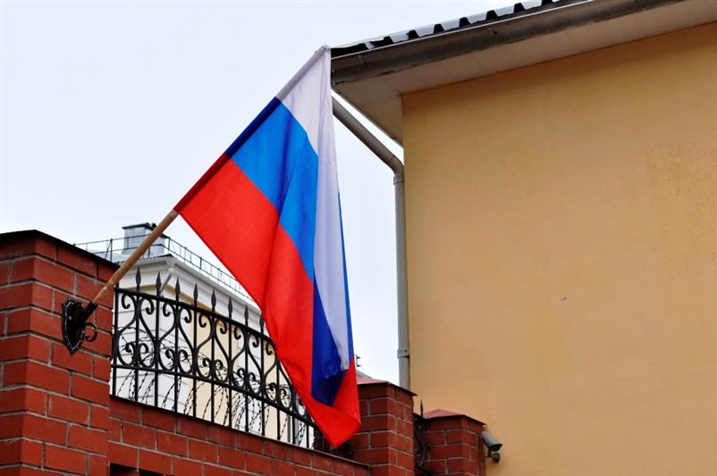 Военнослужащие и сотрудники Уральского округа Росгвардии торжественно отметили День государственного флага Российской Федерации (фото, видео)