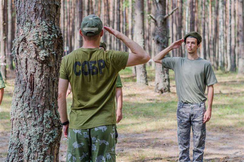 Офицеры подмосковного СОБР провели военно-патриотическое мероприятие для школьников