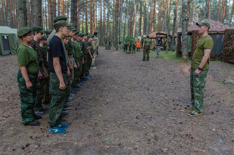 Офицеры подмосковного СОБР провели военно-патриотическое мероприятие для школьников