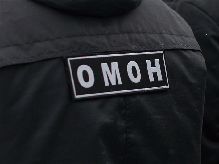 В Дагестане росгвардейцами и полицейскими задержан подозреваемый в незаконном обороте оружия и наркотических средств (видео)