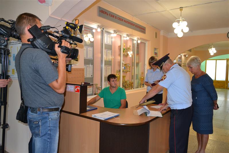 В Северо-Западном округе росгвардейцы проверили готовность школ к учебному году