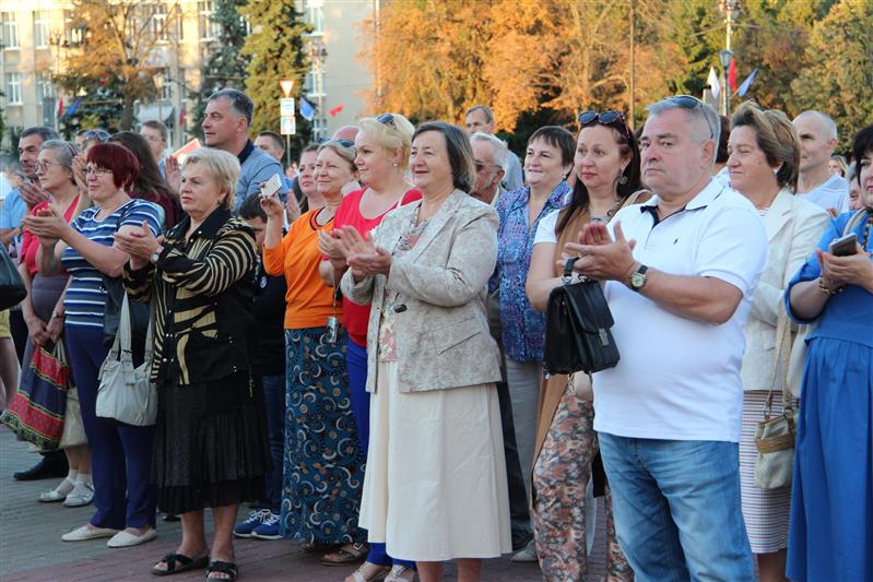 Росгвардейцы приняли участие в военном параде, посвященном 75-летию победы в Курской битве