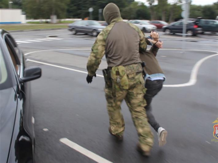 В Калининградской области сотрудники СОБР задержали фальшивомонетчиков