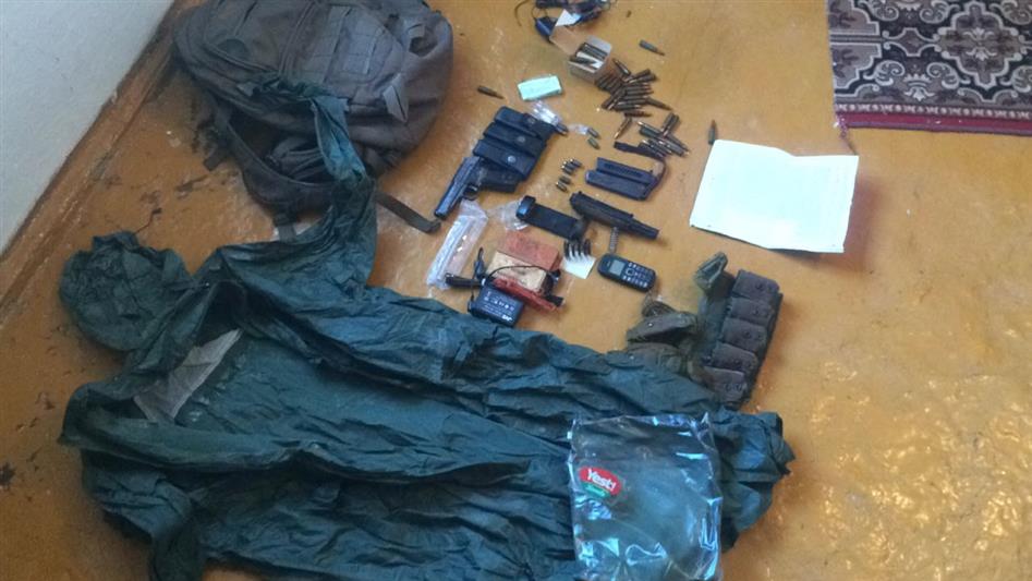 В Дагестане росгвардейцами и полицейскими задержан подозреваемый в незаконном обороте оружия и наркотических средств (видео)