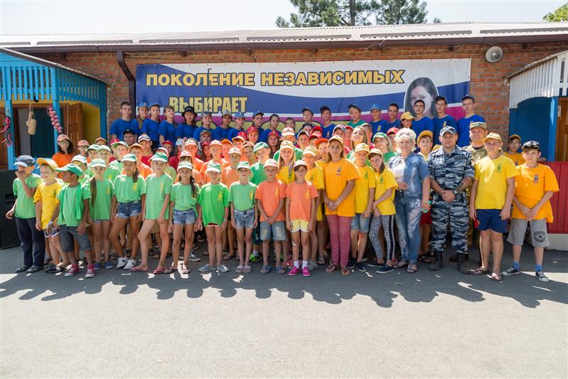 Краснодарские росгвардейцы провели патриотическое мероприятие для подростков, отдыхающих в детском лагере «Золотой колос» (фото, видео)