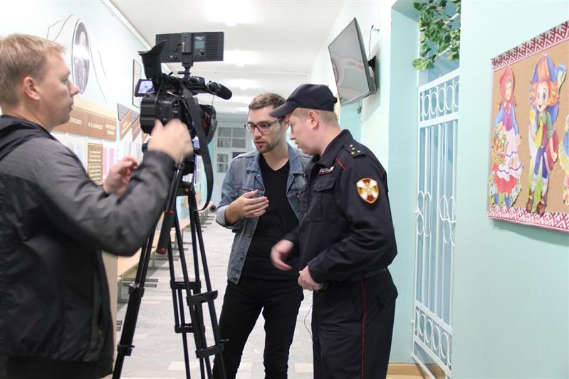 В Северо-Западном округе росгвардейцы проверили готовность школ к учебному году