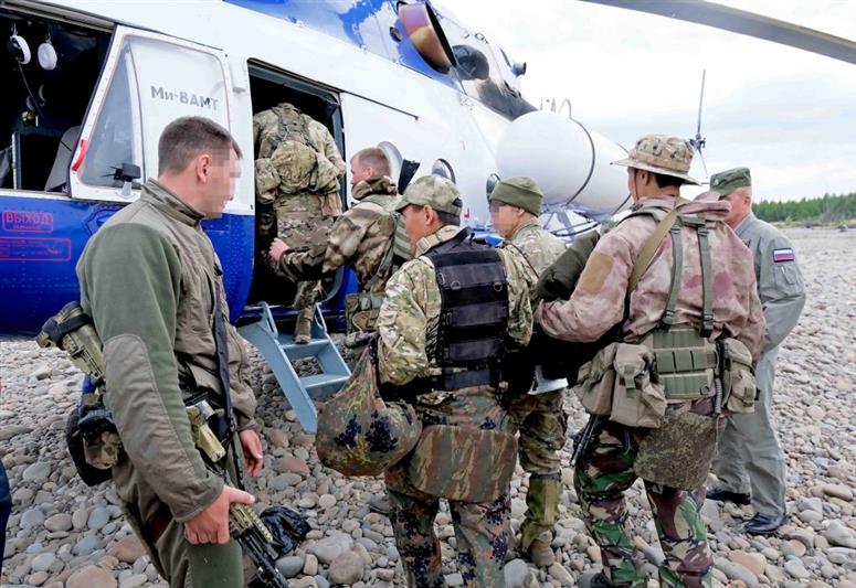 Бойцы якутских спецподразделений Росгвардии приняли участие в тактико-специальном учении