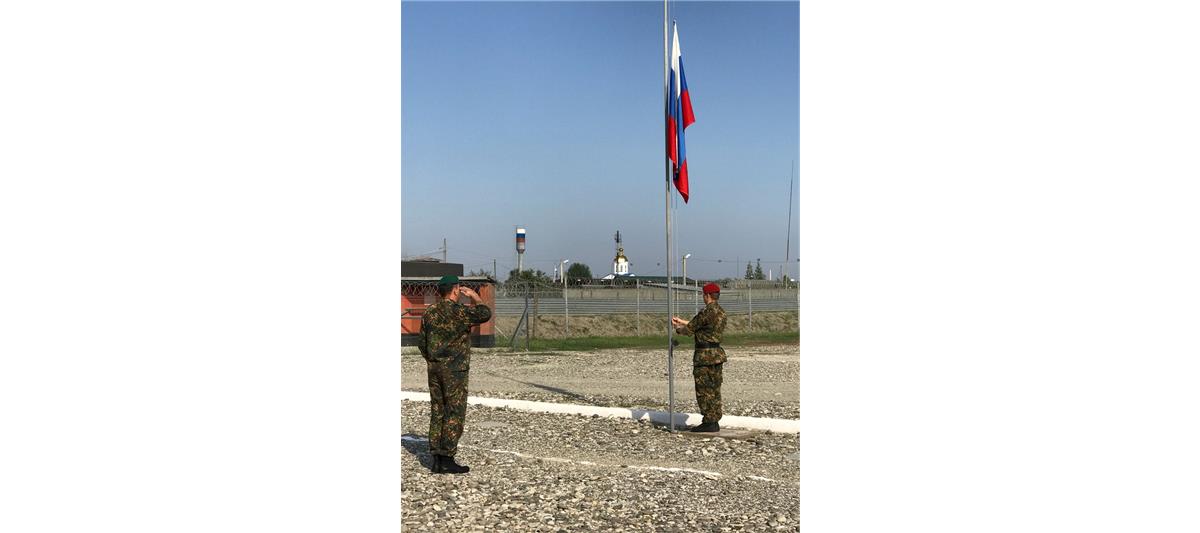 Военнослужащие и сотрудники Северо-Кавказского округа Росгвардии приняли участие в праздничных мероприятиях, посвященных Дню государственного флага России